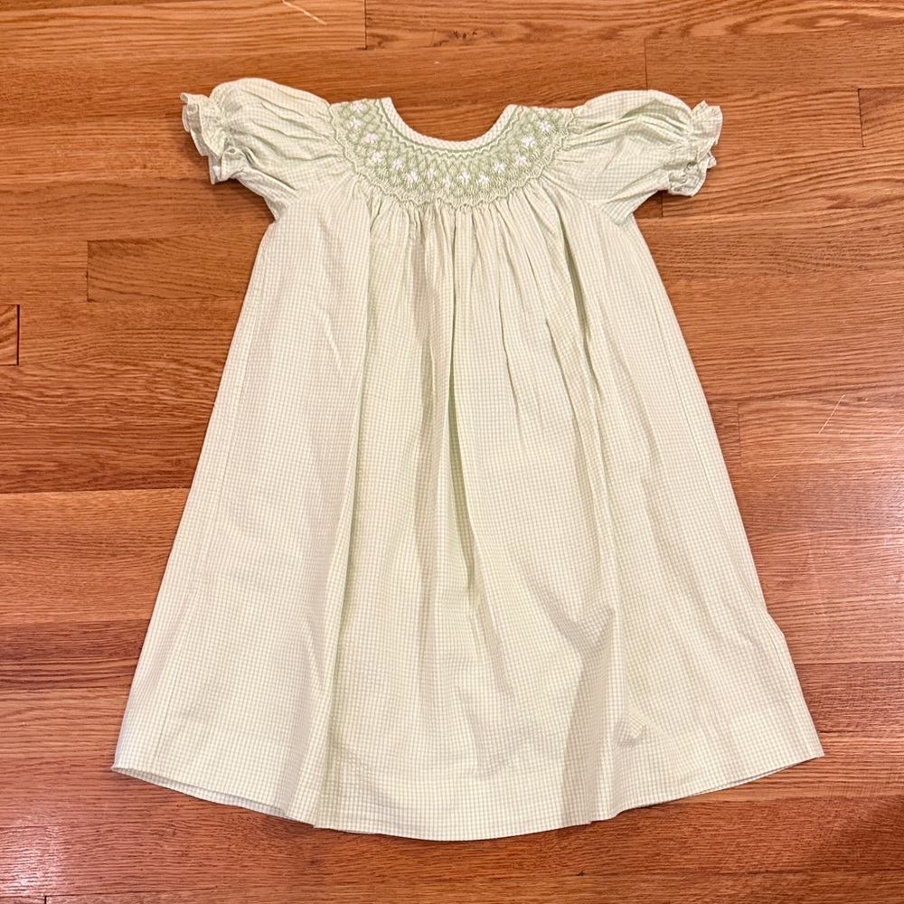 Little English 4T Girls Light Green Smocked Puff-Sleeve Dress